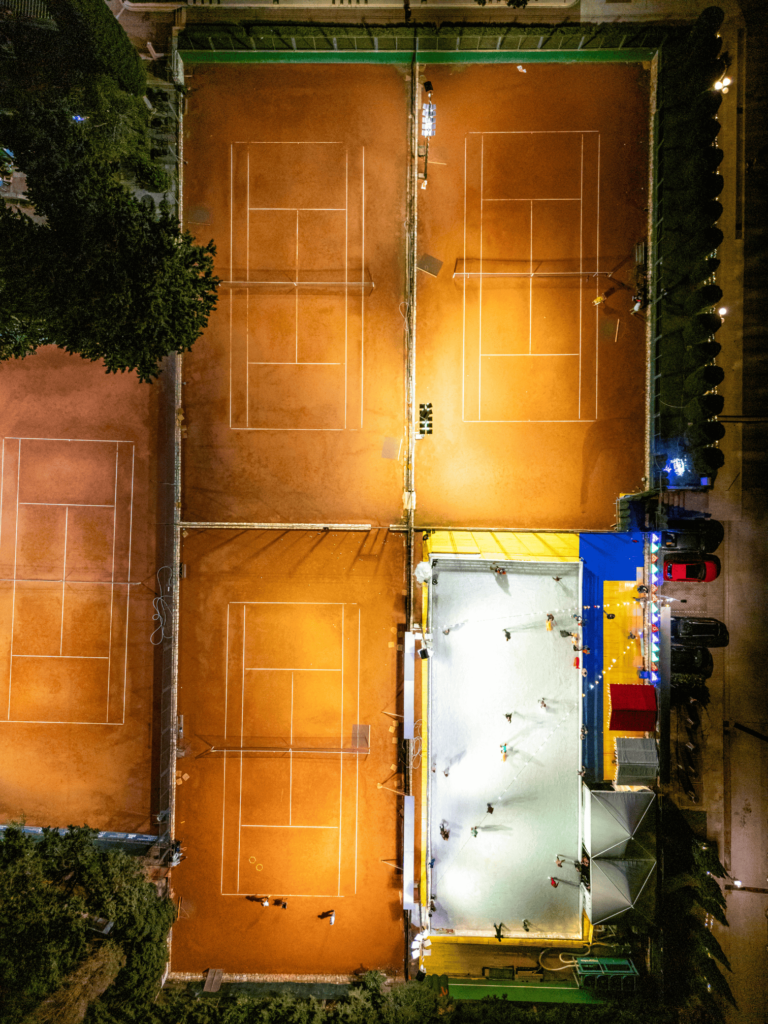 Ice Wonderland Najem Drsališč - teniško igrišče